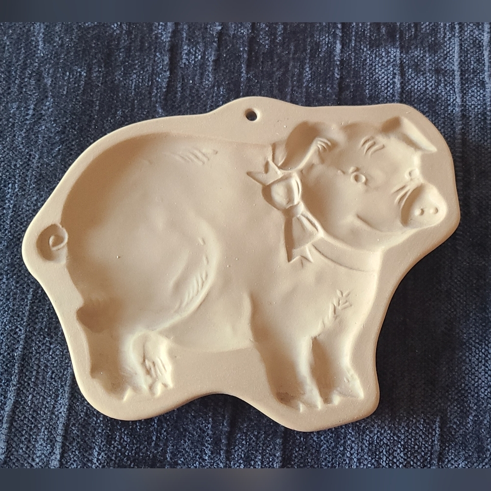 Brown Bag Cookie Art 1986 Hill Design Inc Pig Cookie mold/wall hanging